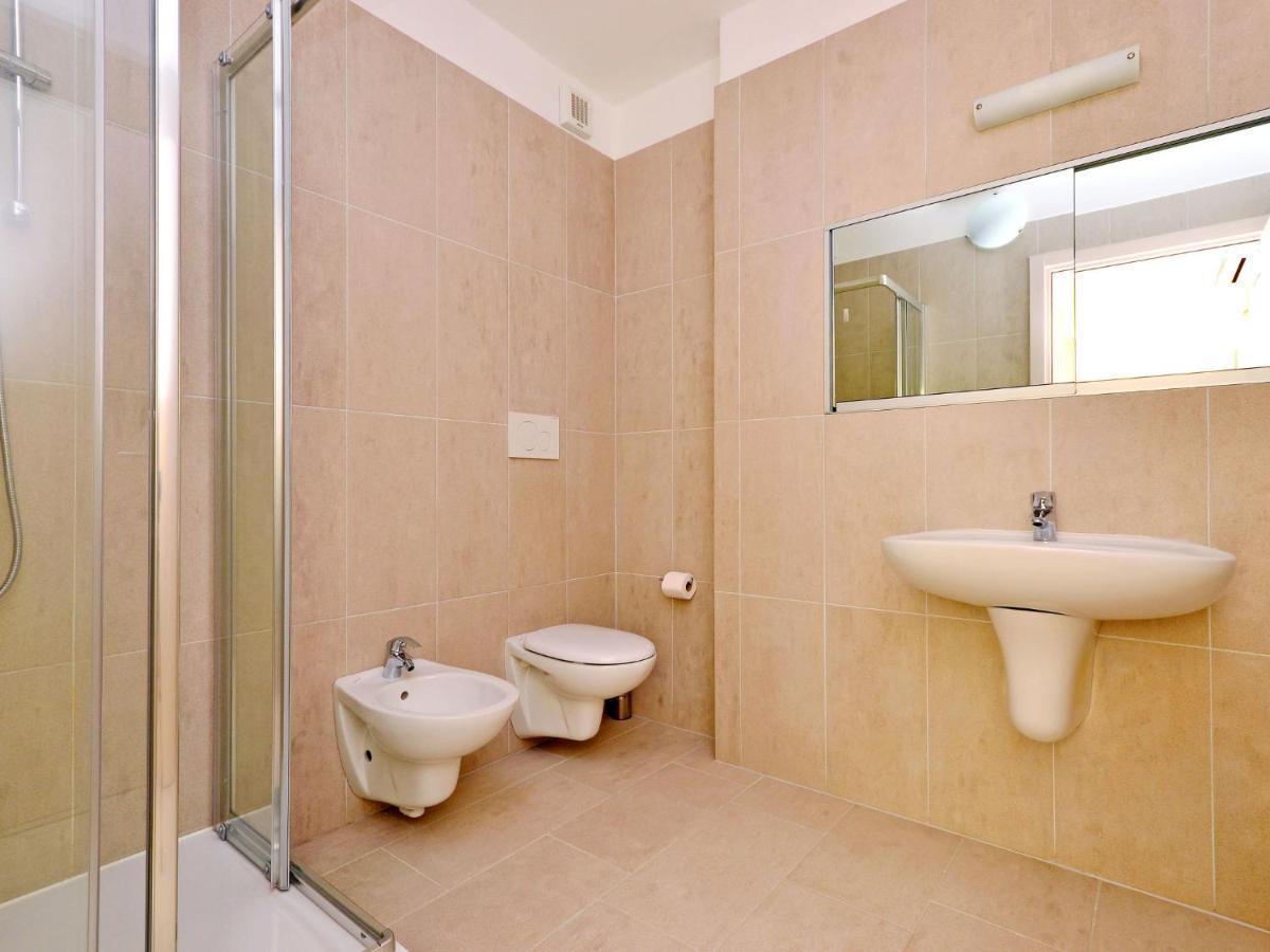 Apartment Fiore-2 By Interhome Lignano Sabbiadoro Bagian luar foto