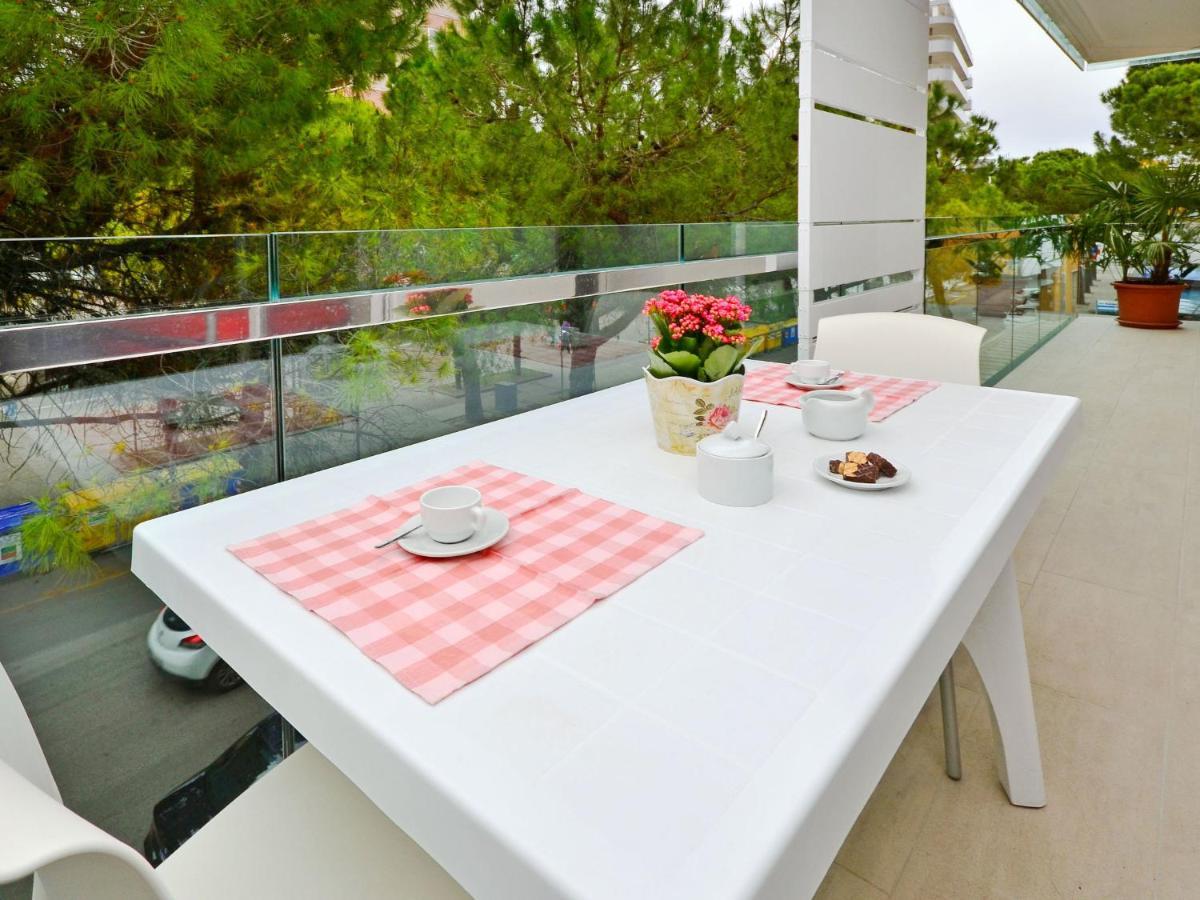 Apartment Fiore-2 By Interhome Lignano Sabbiadoro Bagian luar foto