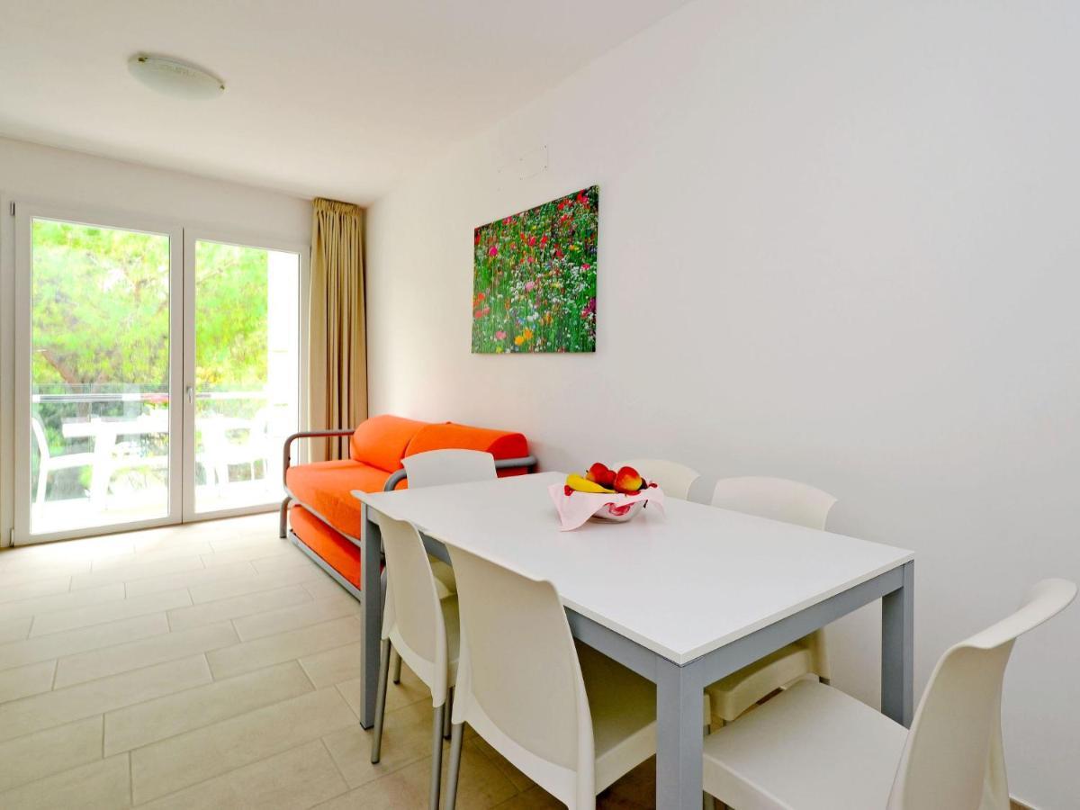Apartment Fiore-2 By Interhome Lignano Sabbiadoro Bagian luar foto